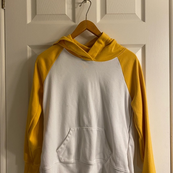 White and yellow old navy sweater - Picture 1 of 2